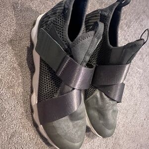 Sorel Kinetic tennis shoes